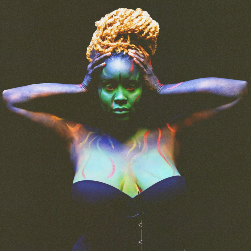 Bonita Applebum by Lion Babe - imusic.am