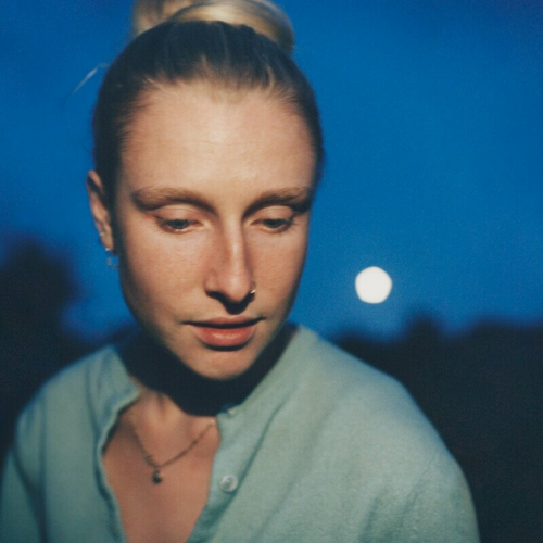 Crown by Billie Marten - imusic.am