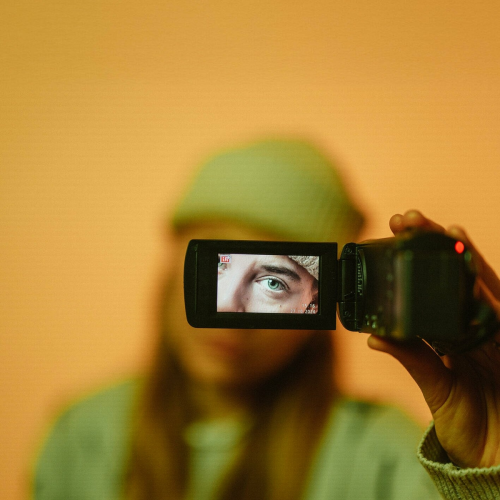 auseinander by Greta - imusic.am