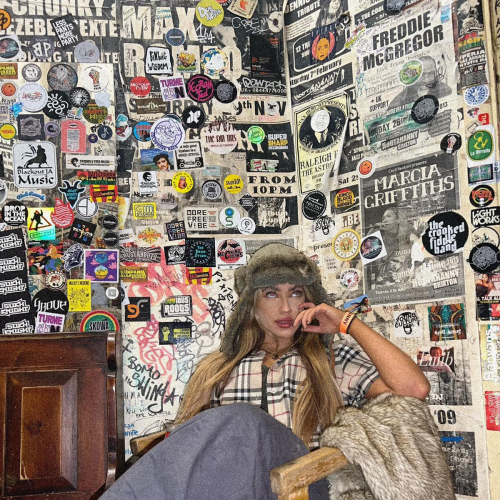 Charlotte Plank - imusic.am