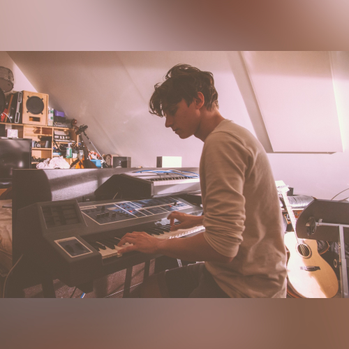 Elliot Moss - imusic.am