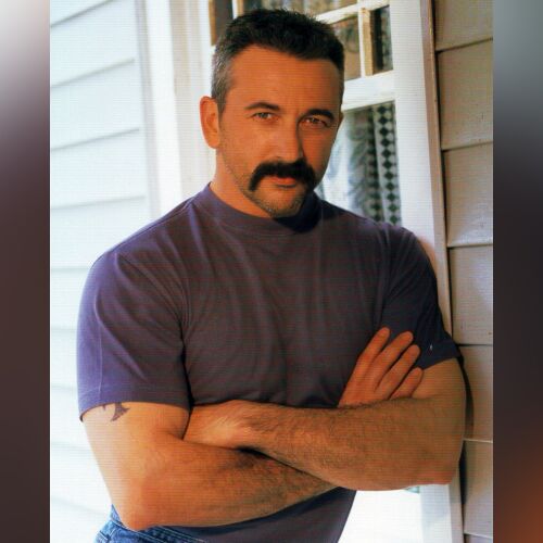 Aaron Tippin - imusic.am