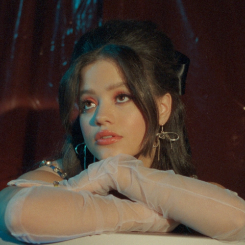 Sarah Jeffery - imusic.am